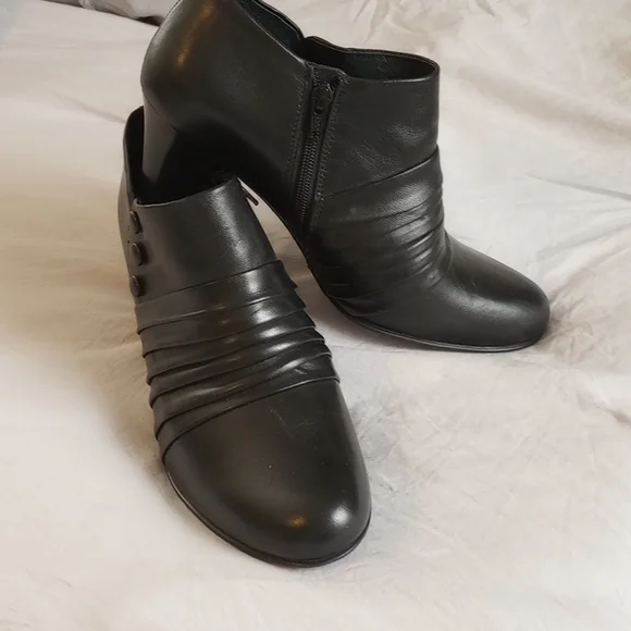 Nurture Heels - Picture 3 of 9